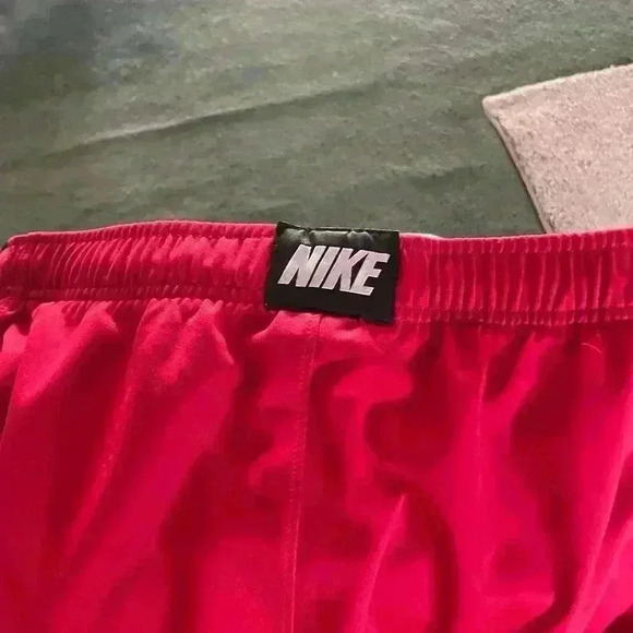 Nikebetterworld.com basketball shorts XL - Picture 2 of 3